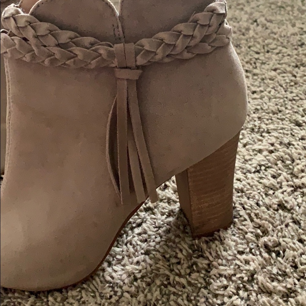 Shoes - Picture 2 of 3